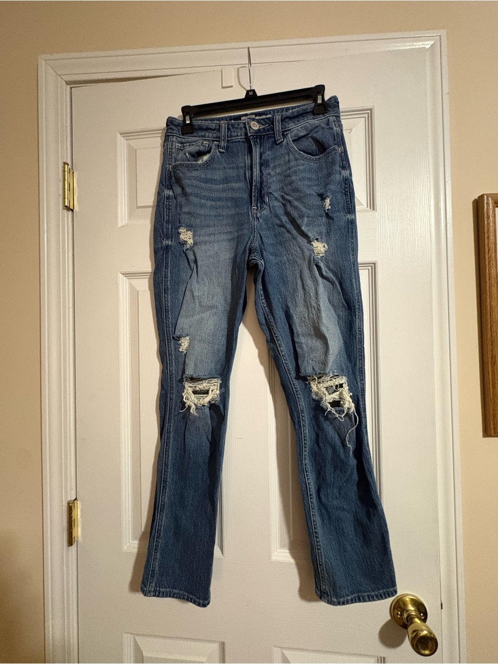 Hollister Distressed Straight-Leg Jeans in Blue